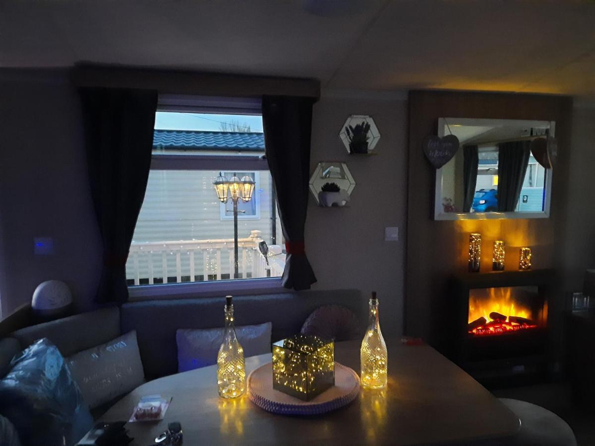 Haggerston Castle 3 Bedroom Deluxe Holiday Home Cheswick  Экстерьер фото