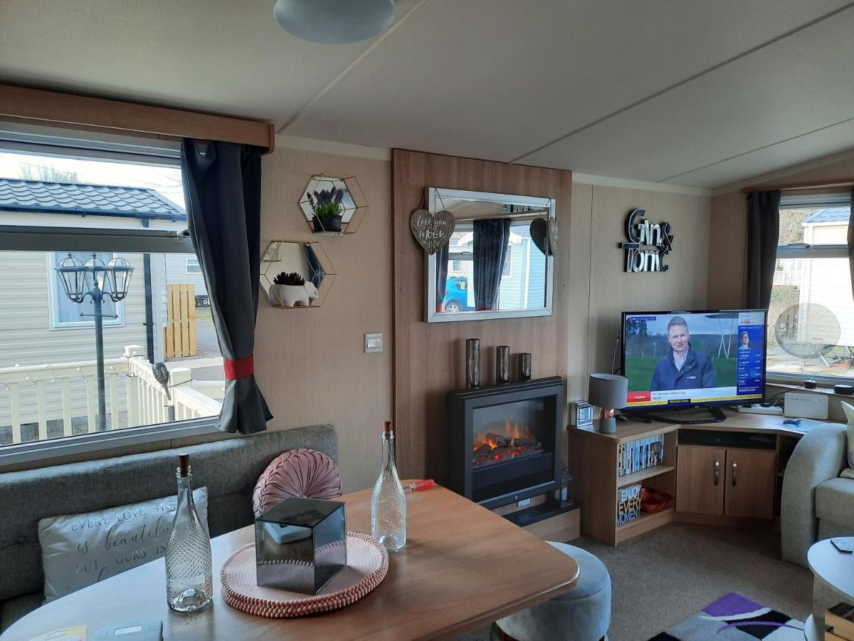 Haggerston Castle 3 Bedroom Deluxe Holiday Home Cheswick  Экстерьер фото