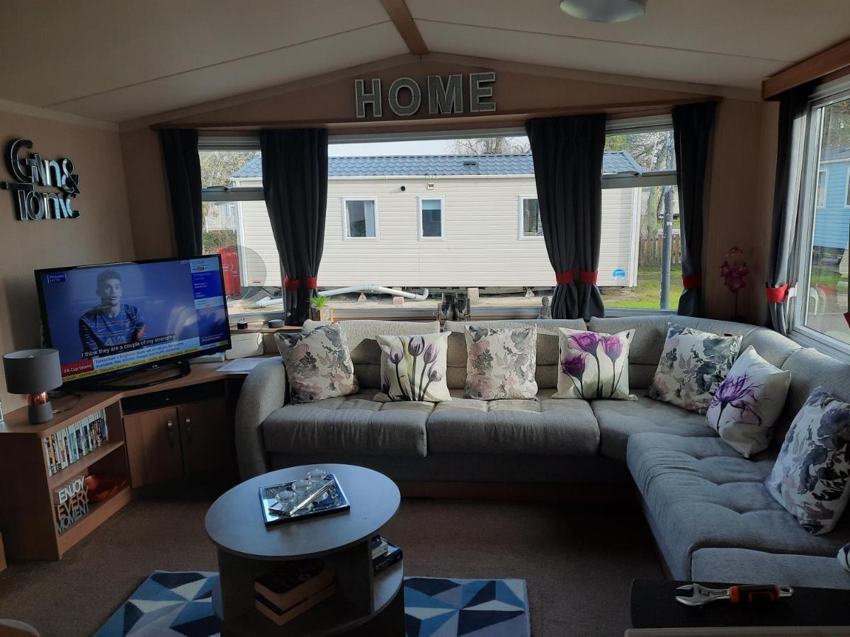 Haggerston Castle 3 Bedroom Deluxe Holiday Home Cheswick  Экстерьер фото