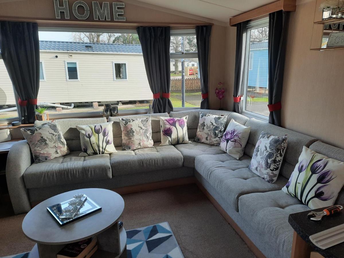 Haggerston Castle 3 Bedroom Deluxe Holiday Home Cheswick  Экстерьер фото