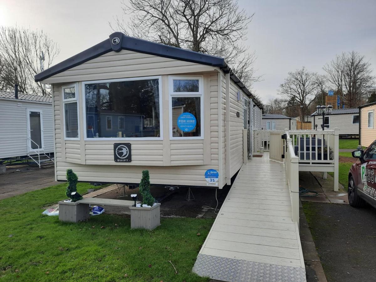 Haggerston Castle 3 Bedroom Deluxe Holiday Home Cheswick  Экстерьер фото