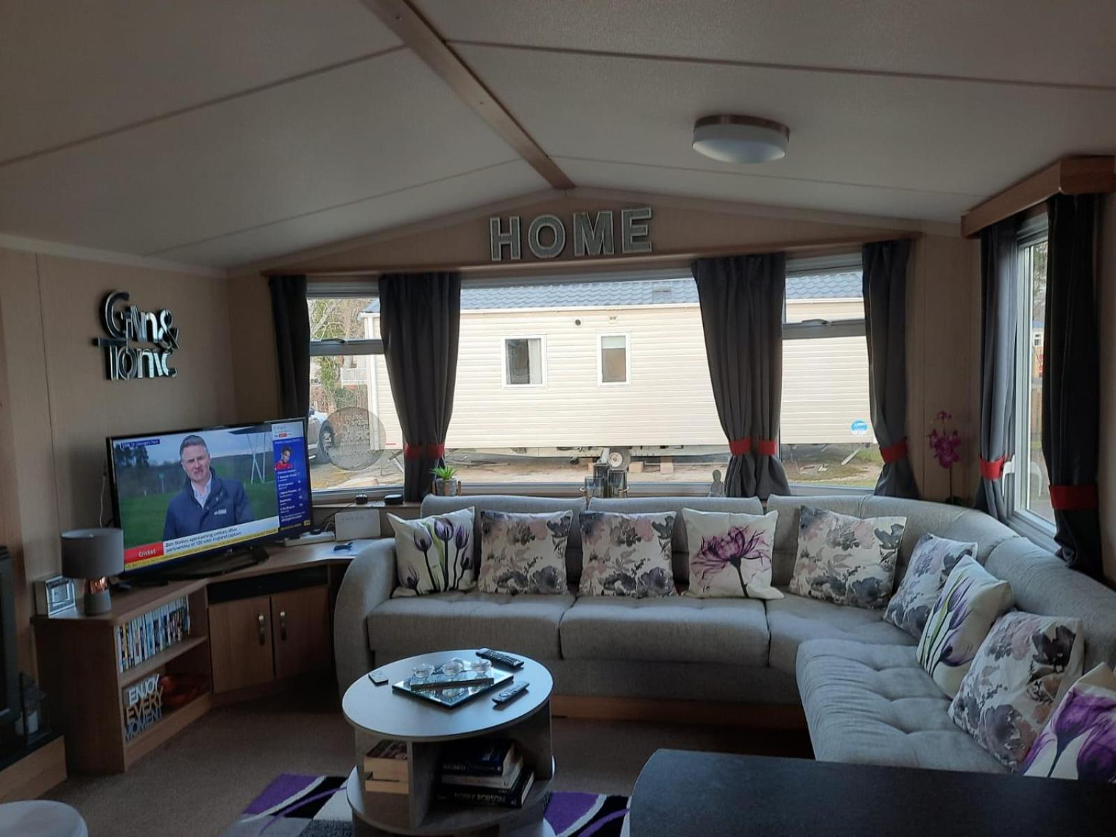 Haggerston Castle 3 Bedroom Deluxe Holiday Home Cheswick  Экстерьер фото